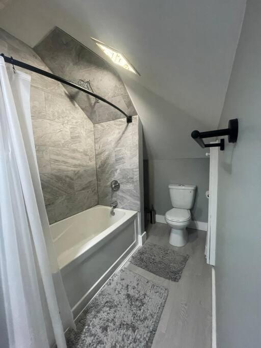 Unique Modern Luxury 2 Bedroom Apartment Rental Chapleau Экстерьер фото